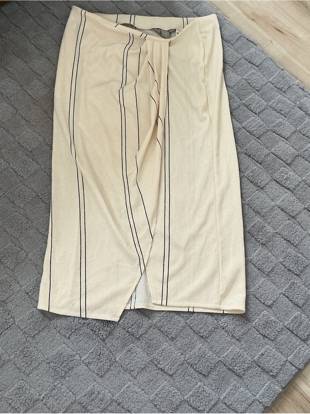 H&M Cream Striped Knit Pencil Skirt